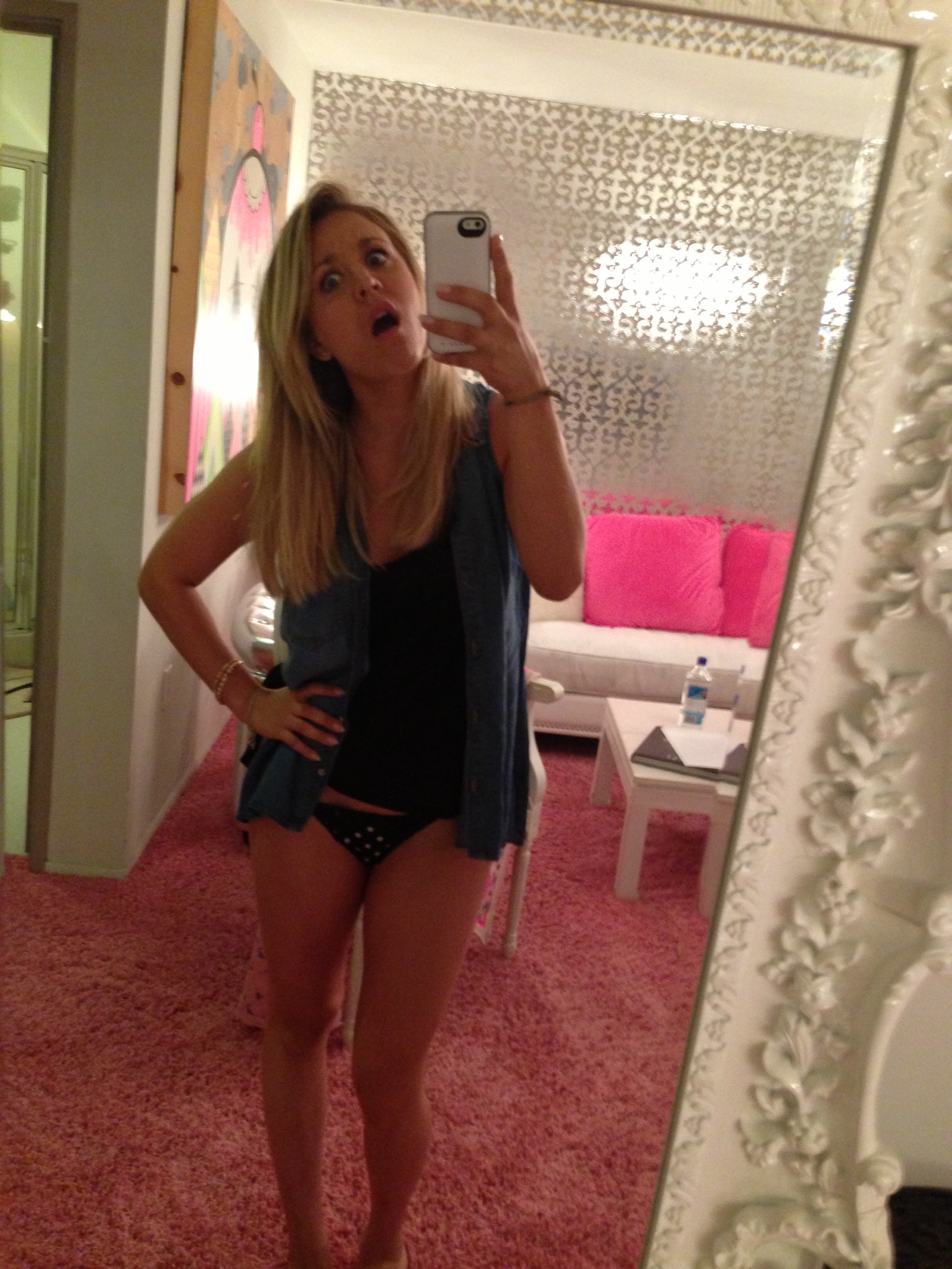 fappening selfie of kaley cuoco in thong and jean vest