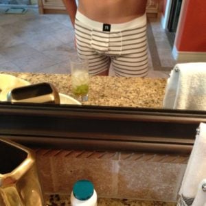 fappening pic of kaley cuoco's boyfriend in shorts showing his package