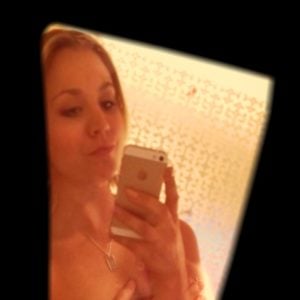 actress kaley cuoco selfie showing boobs