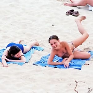 The sophisticated Natalie Portman spreading her legs at the beach