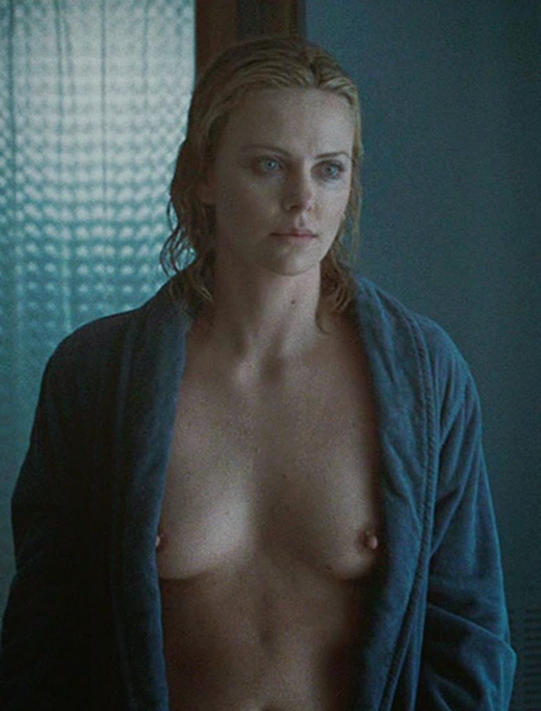 Nackt charlize theron sexy Charlize Theron