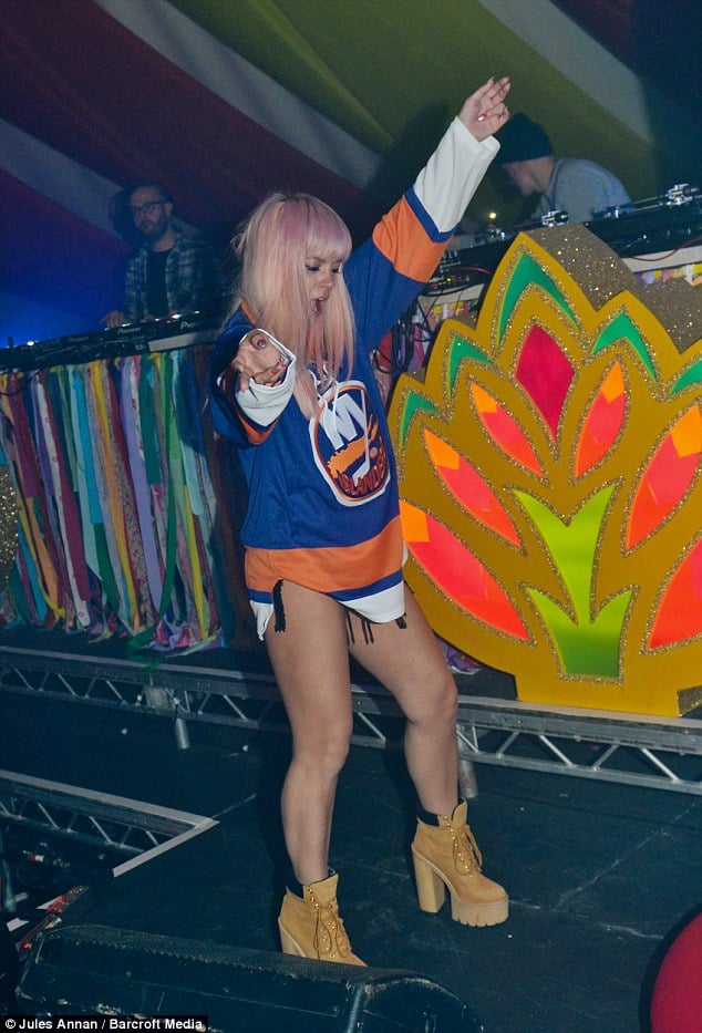 Lily Allen dancing in jersey and high heels by herself at Funlord show