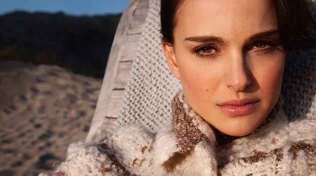 The stunning Natalie Portman wearing a sweater selfie