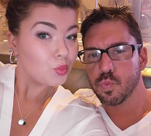 Amber Portwood taking a selfie with fiance