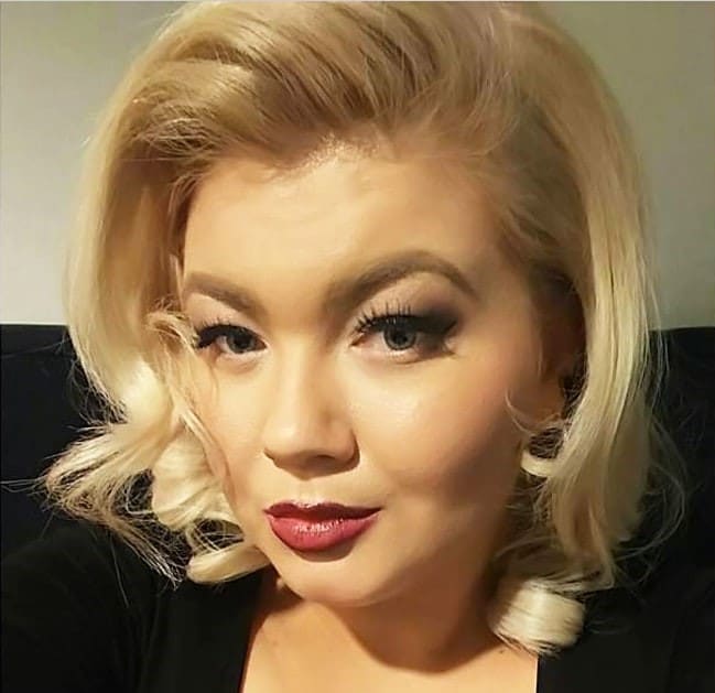 Amber Portwood with short blonde hair