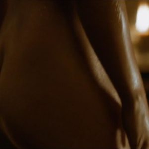 Emilia Clarke naked wet ass