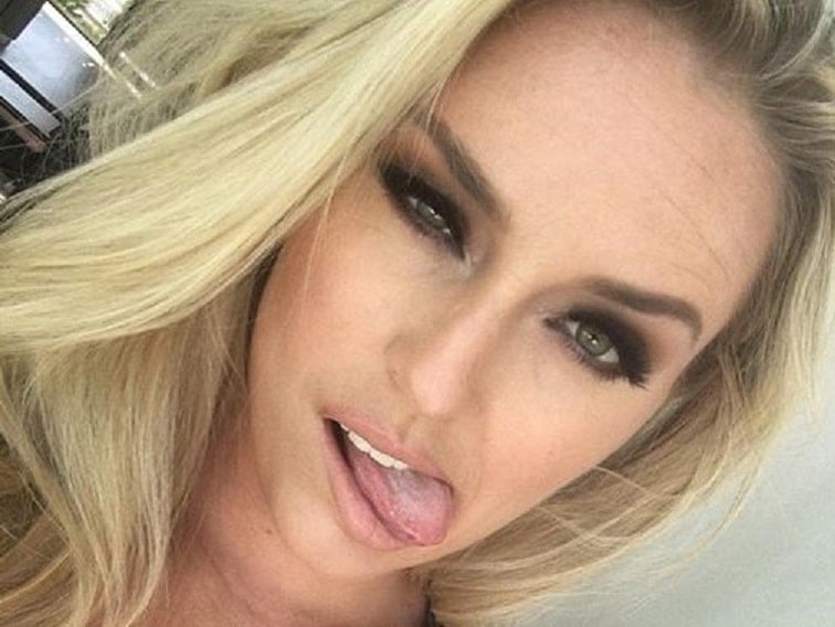 Lindsey Vonn sticking out her tongue